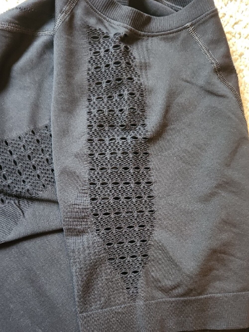 Gymshark Black Short-Sleeve Athletic Tee - Picture 4 of 5
